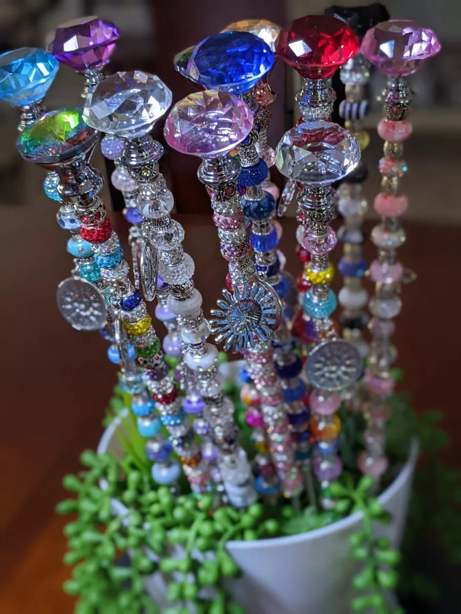 FLOWER POT JEWELED GARDEN STAKES